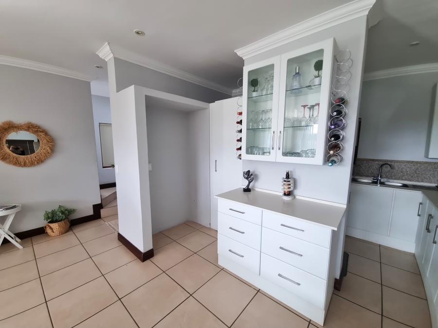 3 Bedroom Property for Sale in Hartbeesfontein AH North West